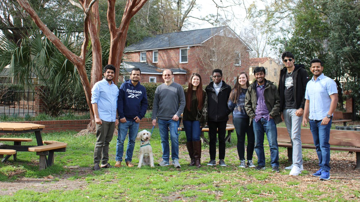 GreytakChem's tweet photo. Beautiful day for a walk in the park and a new group photo! @UofSC_Chem https://t.co/hfHnMvv1lg