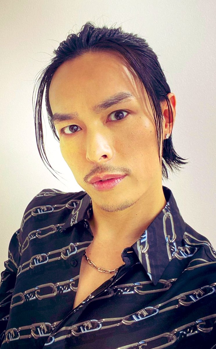 TOYonpu's tweet photo. JSB3 LIVE  FILM/ RISING SOUND✨

イベント上映の登壇、舞台挨拶✨
ありがとうございます😊❤︎

自撮り🤳写真✨嬉しい🥰
ありがとう😌❤︎
ハーフアップできるくらいに、髪伸びたね😊
真っ直ぐで輝いてる✨眼差し…
目離せないよ…🥹❤️
#LIVEFILM
#RISINGSOUND
#今市隆二 https://t.co/jpUcyrTEun