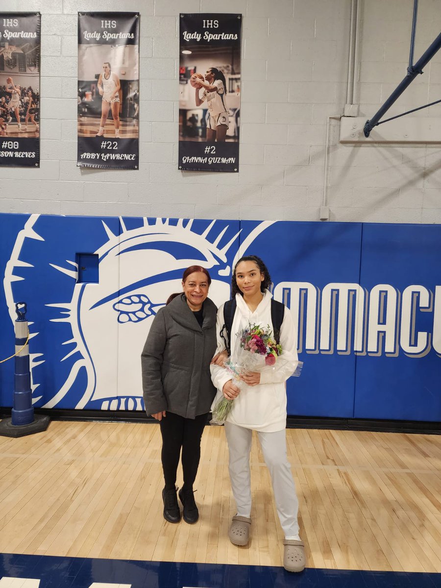 ⛹️🏽‍♀️ #2#seniornight2023