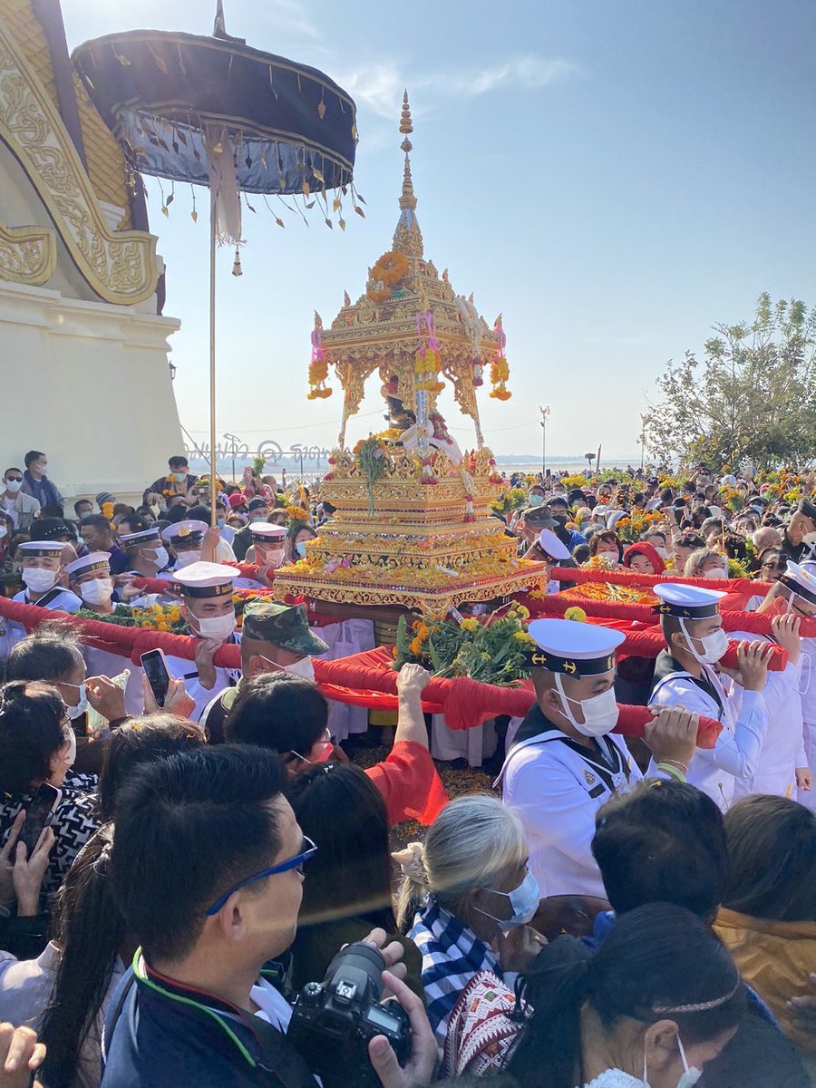 nnthotnews's tweet photo. คลื่นพลังศรัทธาล้นวัด ‼️ พิธีอัญเชิญ ‘พระอุปคุต’ ขึ้นจากน้ำ ยิ่งใหญ่งานนมัสการพระธาตุพนม โดยมีพุทธศาสนิกชนทั้ง ไทย-ลาว เข้าร่วมพิธี พร้อมเปิดงานนมัสการพระธาตุพนม ประจำปี 66 สุดยิ่งใหญ่ 9 วัน 9 คืน
CR : ก้องเกียรติ อุเต็น

#พระอุปคุต #พระธาตุพนม #งานนมัสการพระธาตุพนม https://t.co/g9s1mt7loo
