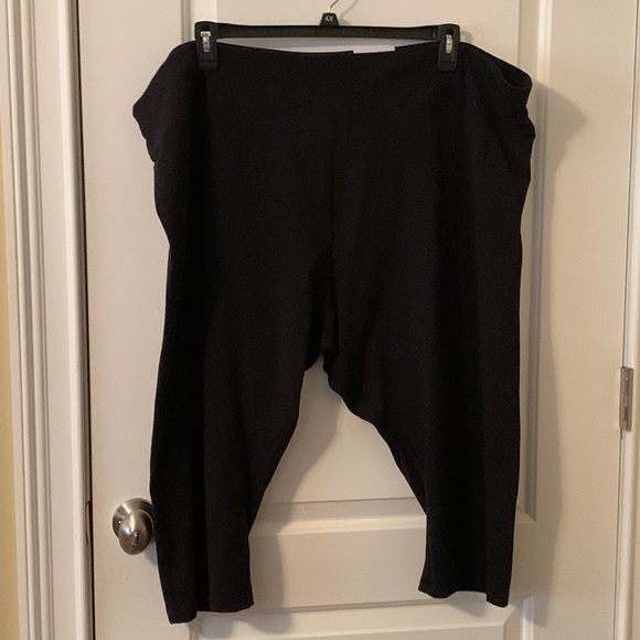tazmoet's tweet photo. So good I had to share! Check out all the items I'm loving on @Poshmarkapp #poshmark #fashion #style #shopmycloset #tekgear #sonoma: https://t.co/2qOZf22zq3 https://t.co/hOAnxFKcle
