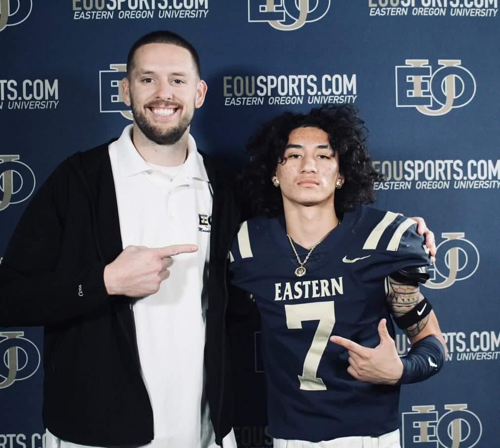 AceCrew_Media's tweet photo. Had an amazing visit with @coachabrown1 and the coaches  at @EouFootball . Thanks coach for the awesome experience. I'm thankful for the time spent there getting to know everyone, the program and facilities🙏  future as a Mounty looking bright @azlanenriquez https://t.co/7wm37HDHbr