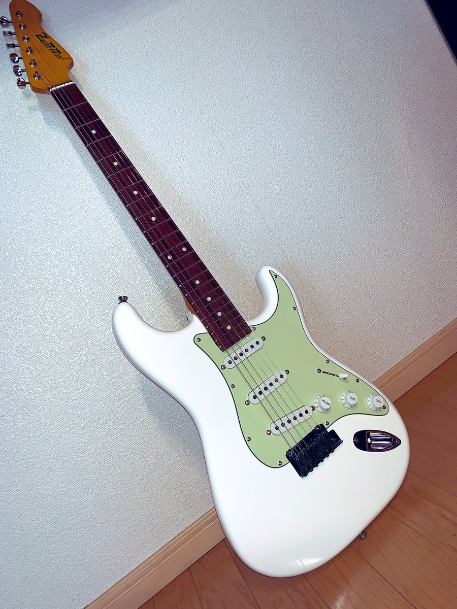 RyutoHappiness's tweet photo. my new gear...

Atelier Z L.E.S Special

憧れのギタリストのギターをお迎えしました……
掻き鳴らすぜぇ……
#mynewgear #AtelierZ #UNISONSQUAREGARDEN #斎藤宏介 https://t.co/FKokEWJw3T