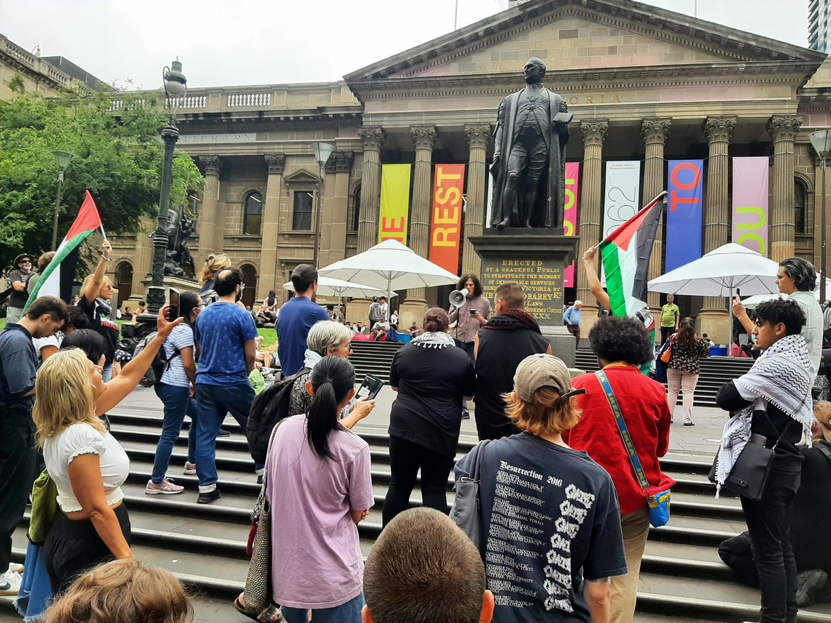 tophermwoods's tweet photo. Palestinian, First Nations, Jewish, & other Australians rallied in Naarm/Melbourne to #StandWithJenin, protest apartheid Israel & boycott local enablers it ie @RMIT x @ElbitSystemsLtd, @LockheedMartin, majority of LNP & Labor politicians https://t.co/dh1VHafCmE https://t.co/pKGN8T7cIC