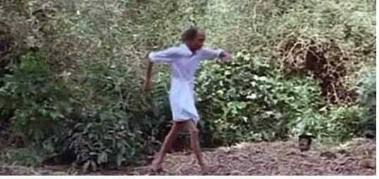 SankarRayan's tweet image. எங்க தெருவுல பெருசு ஒருத்தர் தலைவர் ஃபேன். தலைவர்போலவே ஹேர்ஸ்டைல், தலைவர் போலவே   நடப்பார். பேரை, குரலை, போட்டோவை  பயன்படுத்த தானே தடை. ஸ்டைலுக்கெல்லாம் காப்பிரைட் உண்டான்னு கேட்கிறார். #ர  சனி