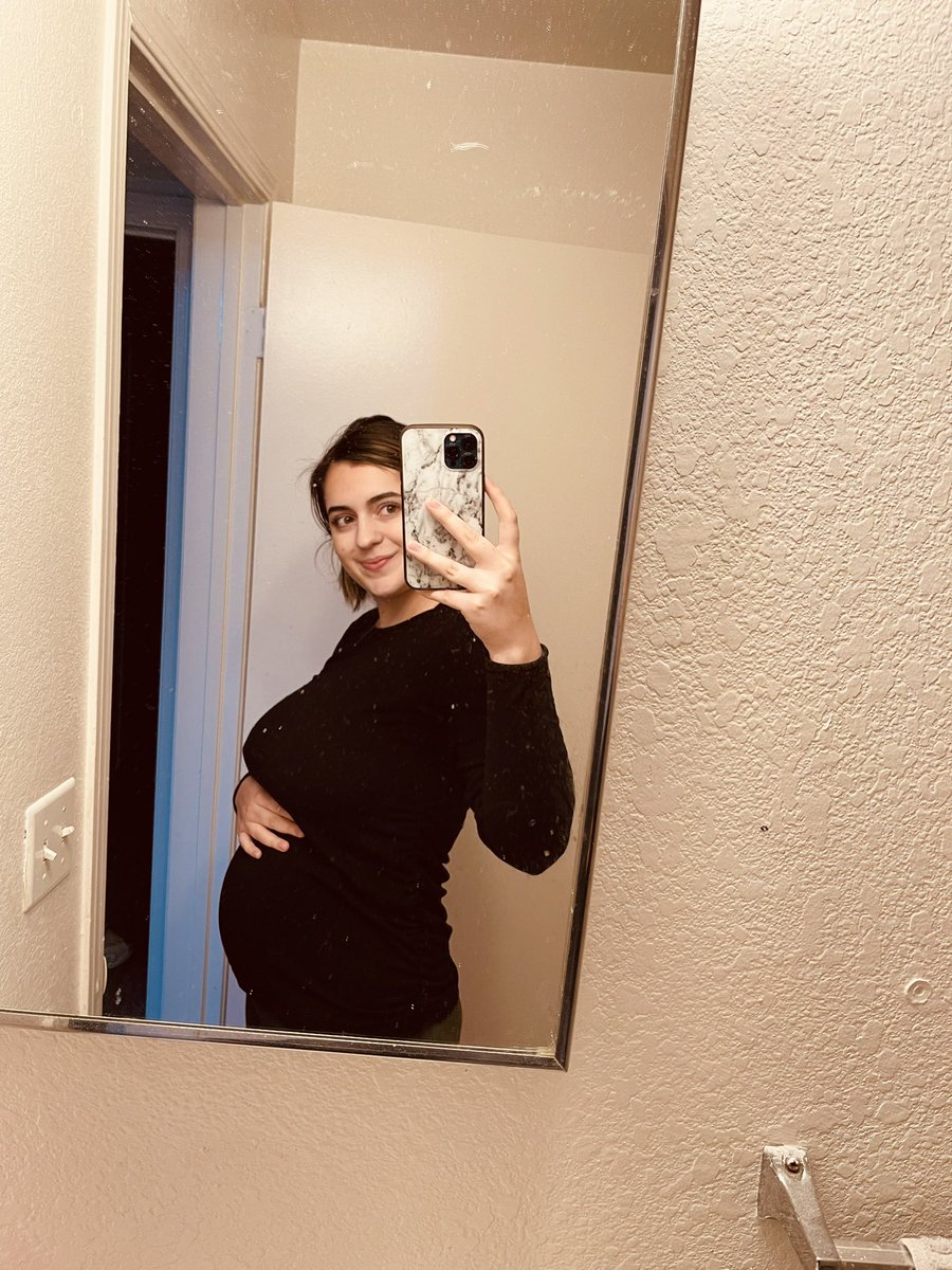 I forgot to tell Twitter I was pregnant again whoops