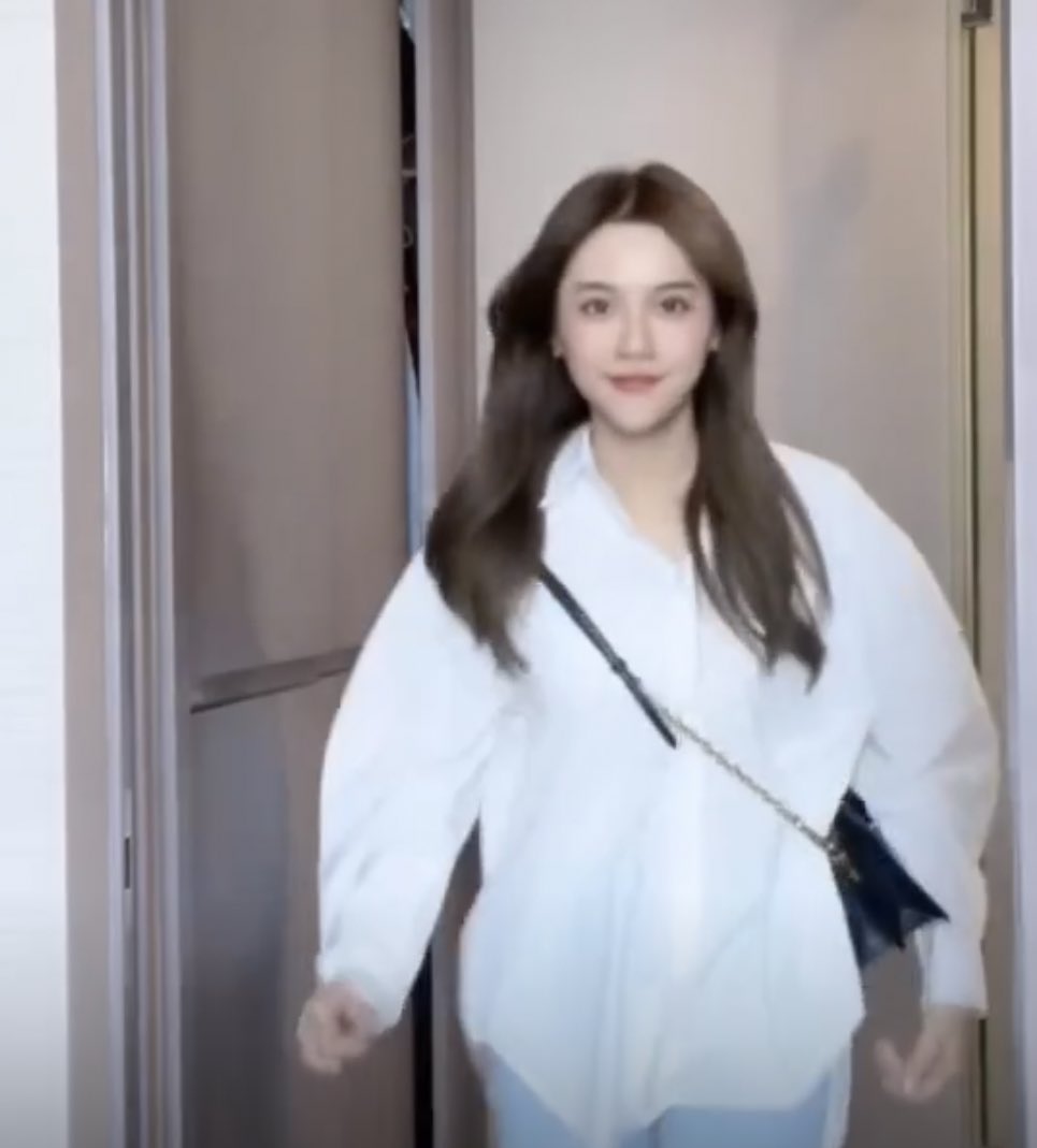 BMildverse's tweet image. สุดหล่อกับยาสีฟัน #simmon  #SimmonxNamneungMilin