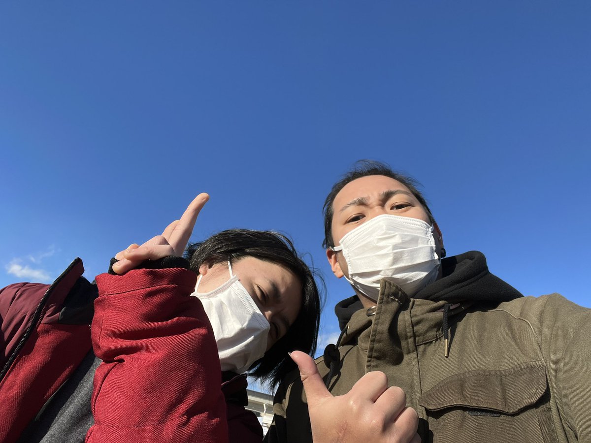 sswhikaru's tweet photo. 再会 その2
清山隼(from ILLWILL)
つくばで心を教えてくれた恩人であり兄貴。
やっと会えた。
お父ちゃんになってて泣けた。
よーすけ(from Filter Note)
一昔前はよく対バンしてました。
オシャレな音楽をしてた!
見違えたなぁ〜
#ILLWILL
#清山隼
#FilterNote
#よーすけ https://t.co/yaQnNBobn7