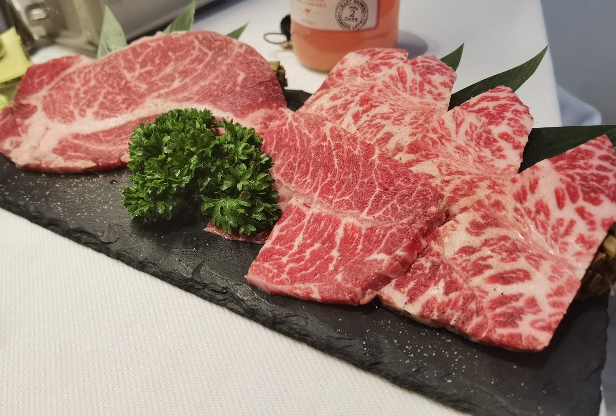 supercat_zt's tweet photo. 漂亮妹妹请我恰饭 https://t.co/FEuv9tSRBN