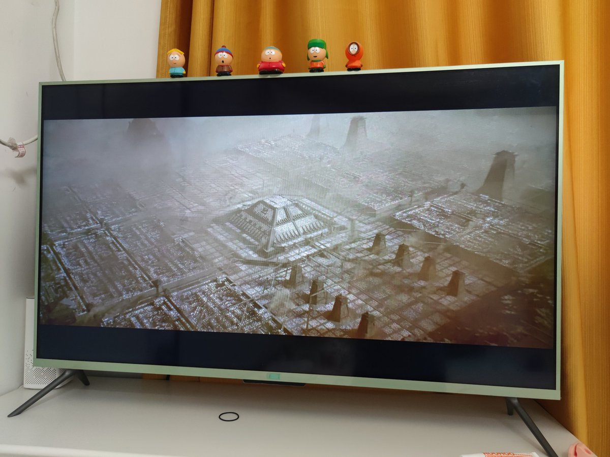 假期折腾了下家庭影音库：

硬件：R4S 软路由、Android电视
软件：openWrt、Docker、Alist、Xiaoya、nPlayer
方案：openWrt 装 Docker 跑 Alist 和 Xiaoya，电视装 nPlayer 播放 Alist 的 WebDav 协议视频（电视较老，Kodi 等装不上）
效果：Alist 可整合多个网盘，Xiaoya 用来跟进新剧

低成本代替NAS