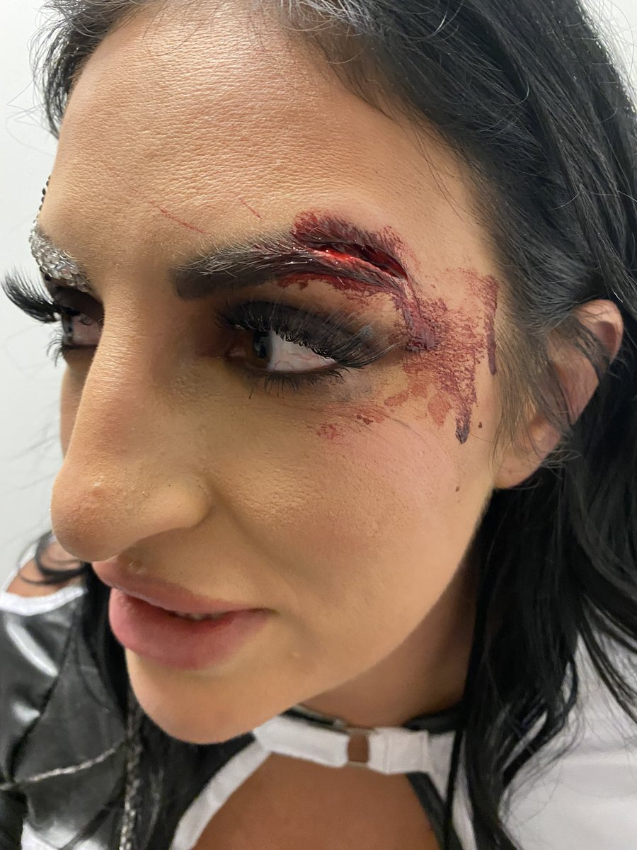 Daria Rae Berenato tweet media