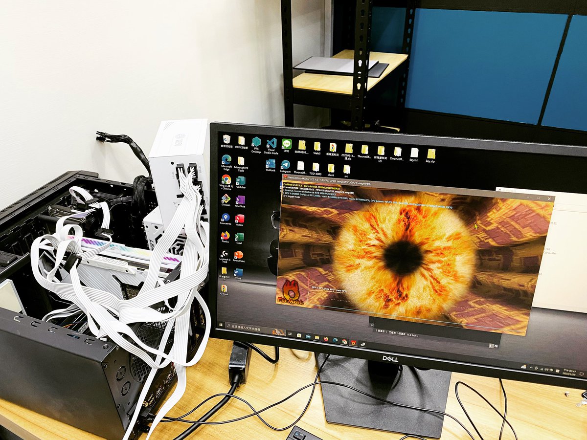 t44eCPUgdW3d5Va's tweet photo. ROG-STRIX-RTX3090-O24G-WHITH ｜GPU燒機

#顯卡穩定測試
商品交付給客人都會經過嚴厲的品質檢測，一般都要跑1小時左右，確定畫面不失真，溫度控制60-80之間是最佳狀態

#gpu #asus https://t.co/eeUajHWZdo
