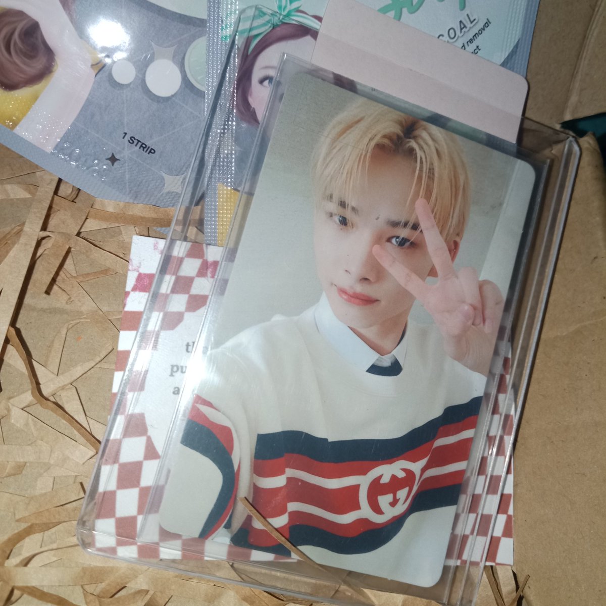 jasukemails's tweet photo. 💌 from @rikeicart 
#eyn_buys

— late feedback dapat nung Dec 2022 pa 'to.  tysm for letting me adopt ur ni-ki digicode gucci for steal price. vv secured ang packaging and lots of freebies I appreciate it lalo na yung oreoooo! xoxo #rikeiproofs https://t.co/RB4CchGlWC