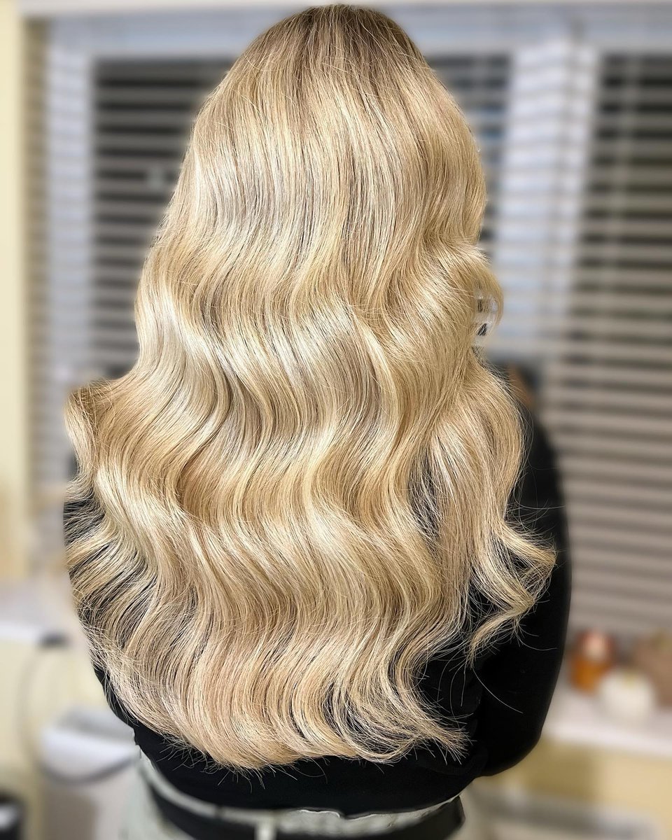HairRehabLondon's tweet image. F r i d a y  F e e l ✨

Golden Blonde from Hannah at @spendlovehair__ 🌅 using Hair Rehab Nano Bond Hair Extensions

Get the look with Coachella Blonde Clip-in Extensions

Get 10% off your first order with code YEAH10

#instahair #blondehair #nanoextensions #nanos