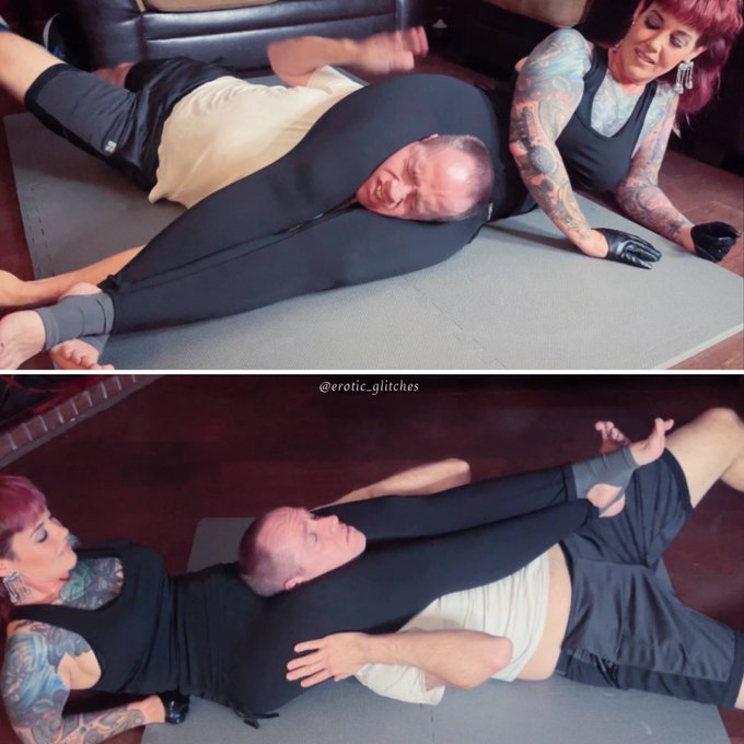 Scissorholds✂️ https://t.co/NyW5cSIHQF<a href="/tag/footfetish"class="tags"><span>#footfetish</span></a><a href="/tag/feet"class="tags"><span>#feet</span></a><a href="/tag/foot"class="tags"><span>#foot</span></a><a href="/tag/toes"class="tags"><span>#toes</span></a><a href="/tag/redtoenails"class="tags"><span>#redtoenails</span></a>