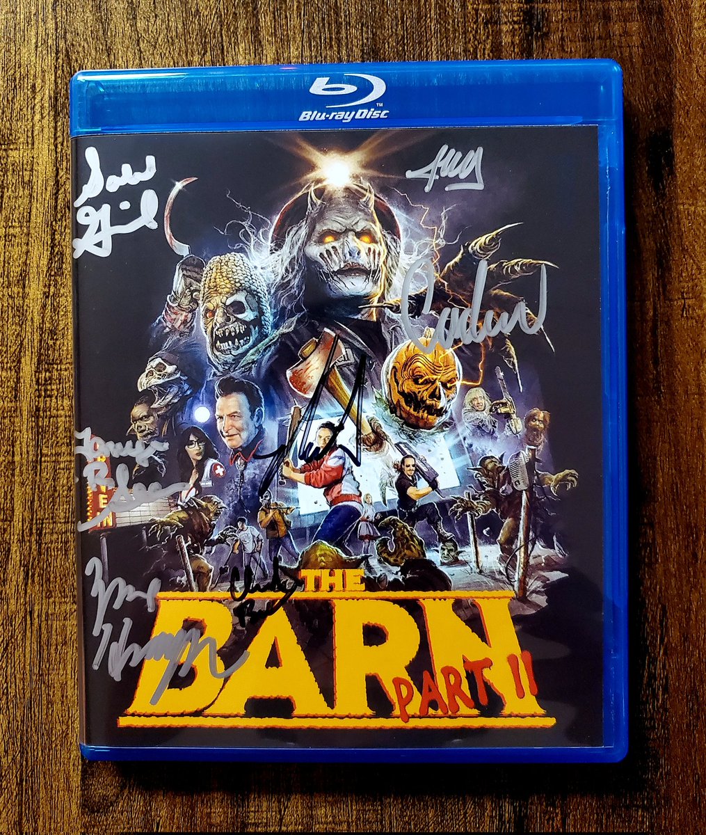 MikeCrissinger2's tweet photo. Been meaning to check it again so... #TheReUp #TheBarnPart2 🎃 #HailToOctober!! 🎃 #HTO🎃 #horror 🧡🎃💜 🙏🏼 🤘🏽🤟🏽... @kinky_horror @therealjoebob @RealDougBradley @lloydkaufman https://t.co/N271dfApuC