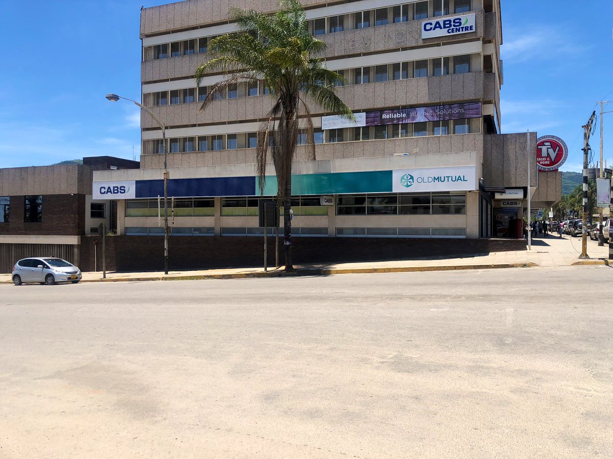 MutareSights's tweet photo. Historical Fact📝
In 1927, a Post Office📮was erected on this site , serving the citizens of #Mutare for 48 years till the 3rd of May 1975 .
Today the site houses CABS Bank.🏦
#VisitMutare ⛰️⛰️ https://t.co/ymlvqbHoXd