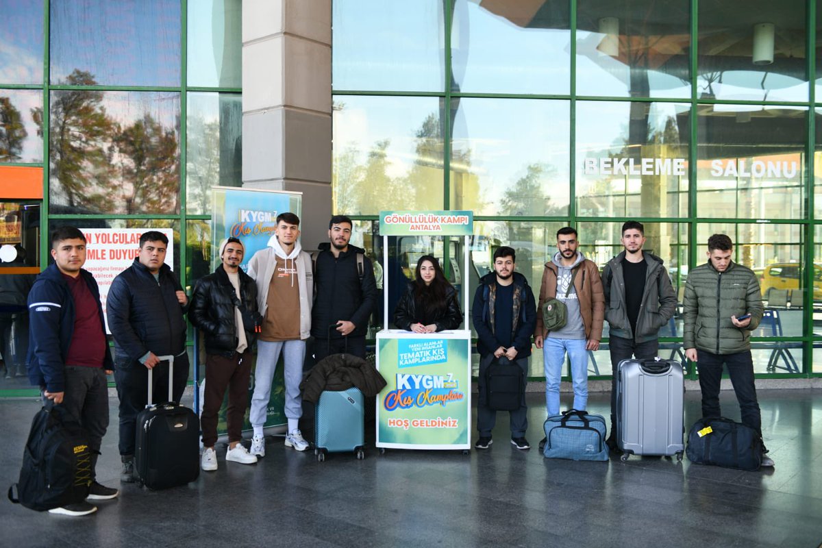 AntalyaKYGM's tweet photo. KYGM 7. Tematik Kış Kampları kapsamında “Gönüllülük Kampımıza”
Gelen öğrencilerimizi büyük bir heyecanla karşıladık. Hoş geldiniz Gençler. 

#GSBYurtlarıKampta https://t.co/ZG6avREDvg