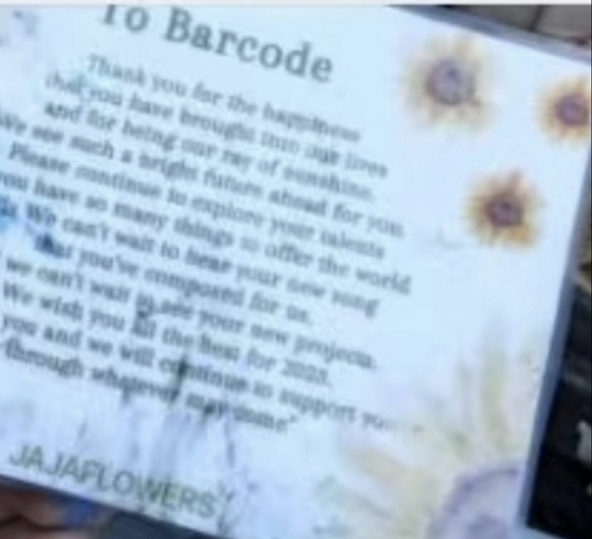 bibbiuprotector's tweet photo. Fans sended gifts to their favs idols from miles far away just to see them in trash? Shame on you boc those fans many have earned their money by hardwork yet you thrown them in trashbin? You are over we will make sure to end you. @beoncloud_th
#BoycottBeoncloud https://t.co/QfB2BHFPi5