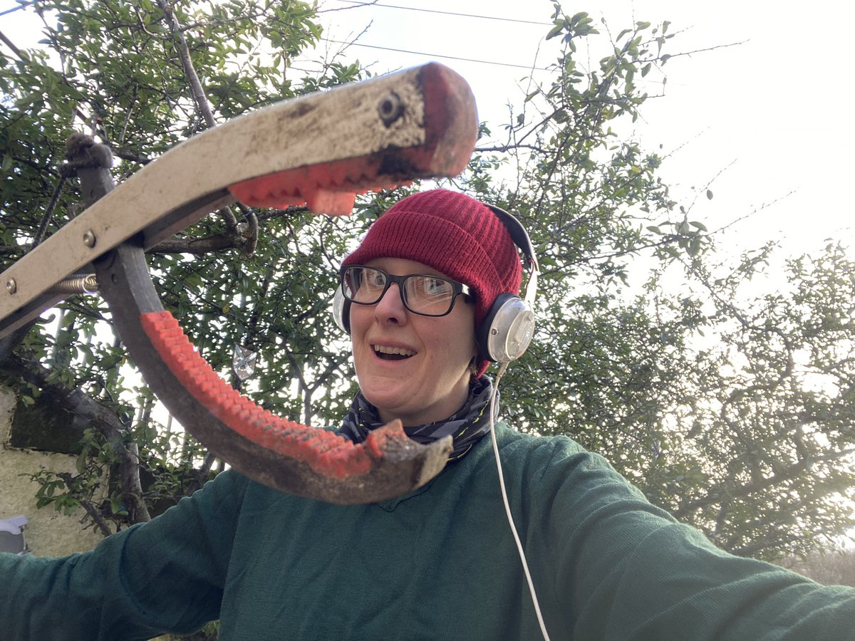 KtLeeArrowsmith's tweet image. Spent a few hours litter picking in my village. Good to be part of a team keeping the area tidy. 
Though people shouldn’t throw it in the first place. #KeepScotlandTidy @KSBScotland #litterpickers