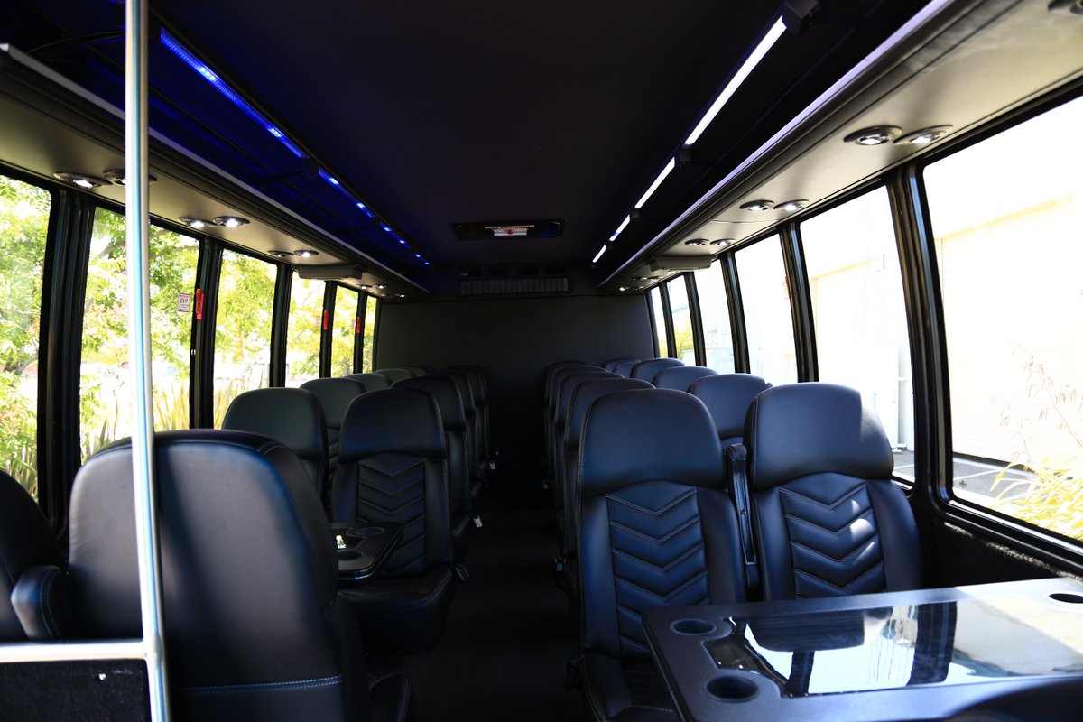 SFEliteLimo's tweet image. Upgrade your commute game with Elite Limousine's employee shuttle service. safe, reliable, &amp;amp; convenient transportation options. Arrive in style and comfort. Say goodbye to traffic. 

#commute #employeeshuttleservice"