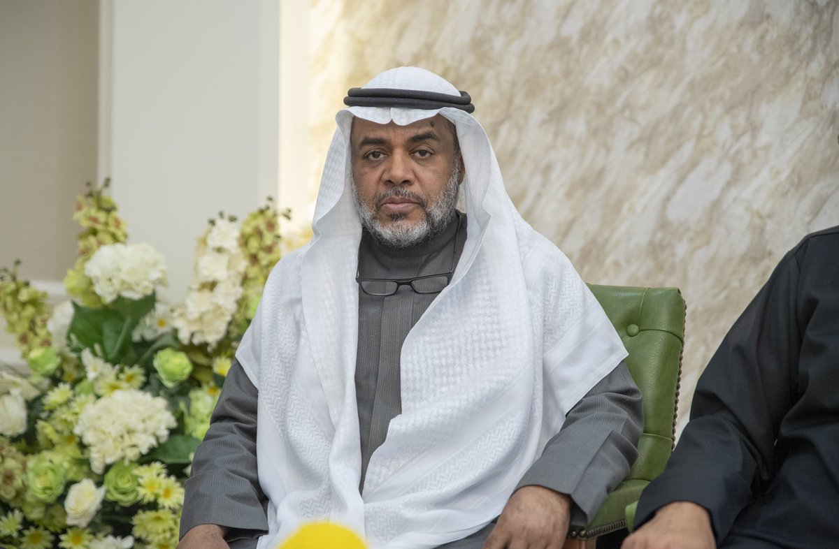 f_s_alhussain's tweet photo. #محافظ_عنيزة وبحضور وكيل المحافظة وعددً من منسوبي المحافظة يُكرم مديرلجنة مراقبة عقارات الدولة وإزالة التعديات بالمحافظة أ. إبراهيم الخراز و مدير إدارة الحقوق بالمحافظة أ.إبراهيم المحيميد بمناسبة تقاعدهم مقدراً ماقدموه من أعمال خلال فترة عملهم  ومتمنياً له التوفيق والحياة السعيدة https://t.co/tYFlTaILZ8