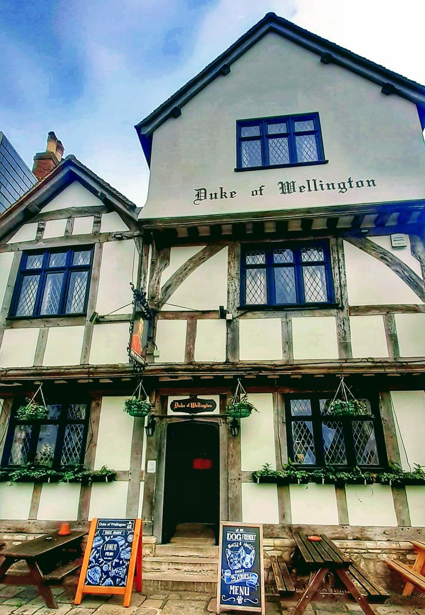 ChilcoteMeander's tweet photo. Timbered buildings. Seen on a Satrurday walk around Southampton. Better than looking at the shops before the match. January 2023 

#Southampton https://t.co/YdERQzf1T4
