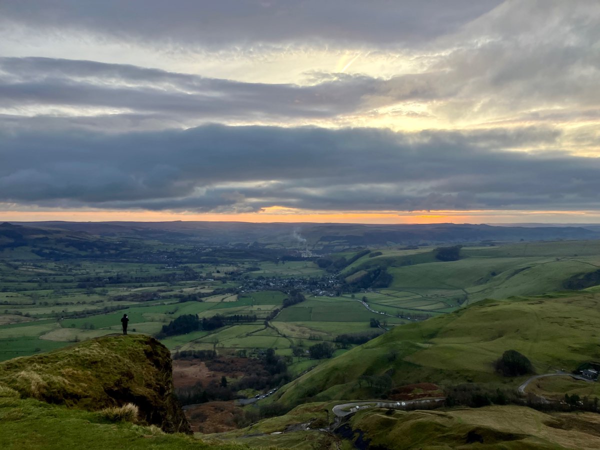 Beth Brown (@bethbrown89) on Twitter photo Getting our steps in early this morning for Mam Tor sunrise 🌅 <a href="/theoutdoorcity/">The Outdoor City</a> <a href="/peakdistrict/">Peak District National Park</a> Getting our steps in early this morning for Mam Tor sunrise 🌅 <a href="/theoutdoorcity/">The Outdoor City</a> <a href="/peakdistrict/">Peak District National Park</a>