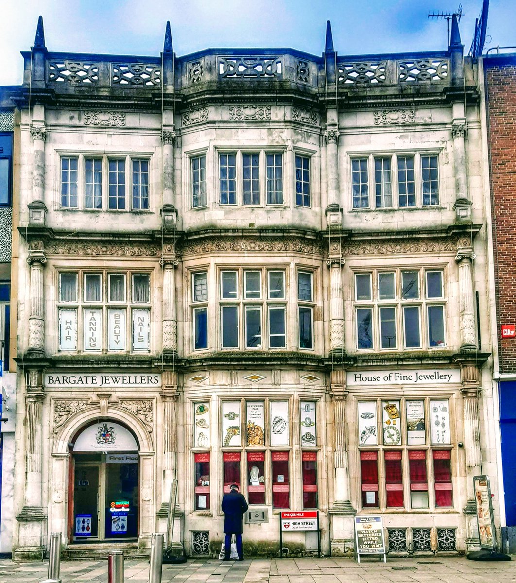 ChilcoteMeander's tweet photo. Southampton assortment. A collection of buildings between the shops and port. January 2023

#Southampton https://t.co/2onjywqIW0