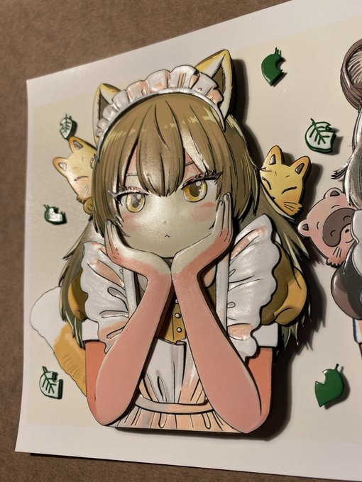 なご村さん( )きつねメイドとたぬきメイドのシャドーボックス、それぞれご覧ください。メイド服のシワの再現やそれぞれの耳、お顔は骨格を意識した加工を行い自然な凹凸をつけています。髪型もレイヤー分けしつつ違和感のない奥行きを作りました。 