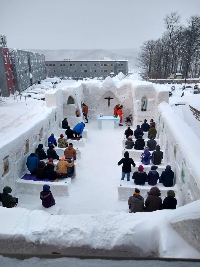 Every year during winter students at Michigan Technological University built ice chapel where they celebrate Mass outdoors.