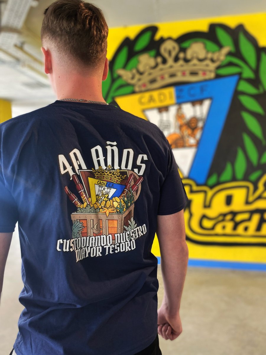 MaterialBa1982's tweet photo. Nueva camiseta a la venta.
Socios 15€ / No Socios 18€

40 años custodiando nuestro mayor tesoro. https://t.co/1uBTw8wEUX