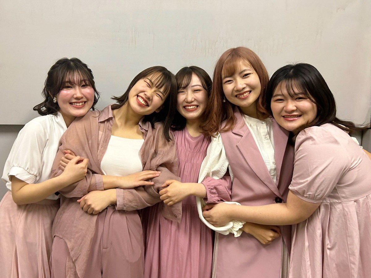botan_908's tweet photo. Crescent Party WL2022 『U-topia』に出演させていただきました✈️☁️

私たちぼたんにとって、今回が最後のサークルライブでした💐
聴いてくださった皆様に、少しでも私たちの想いが届いていましたら幸いです💌

たくさんのご来場、本当にありがとうございました！🕊

 #クレパWL2022
 #クレパUtopia https://t.co/vxOQBgXyYy