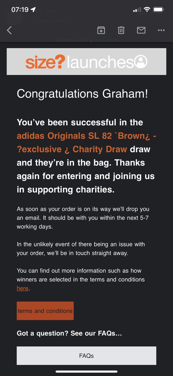 ukb00tlegs's tweet photo. Not bad these #adidas #sl82. £1 delivered and double boxed from @sizeofficial #adifamily #shareyourstripes #bluebox https://t.co/sL52tyADSE