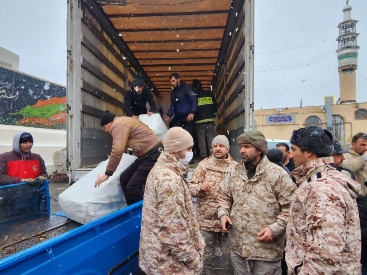maahditorabi's tweet photo. قلمت بشکنه تاریخ اگر ننویسی جماعتی تو هر سختی و بلایی کنار مردم بودن اما اَنگ تروریست بهشون زدن! https://t.co/2wMuETeti9