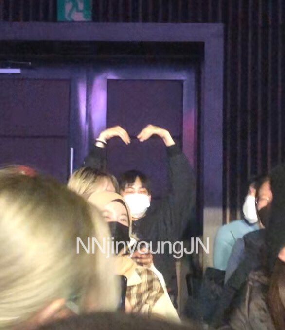 sevendless's tweet photo. JAY B yesterday and BamBam today 💚

#Jinyoung_RendezvousDay2
Jinyoung Fanconcert in Seoul https://t.co/SpDVkfxXUm