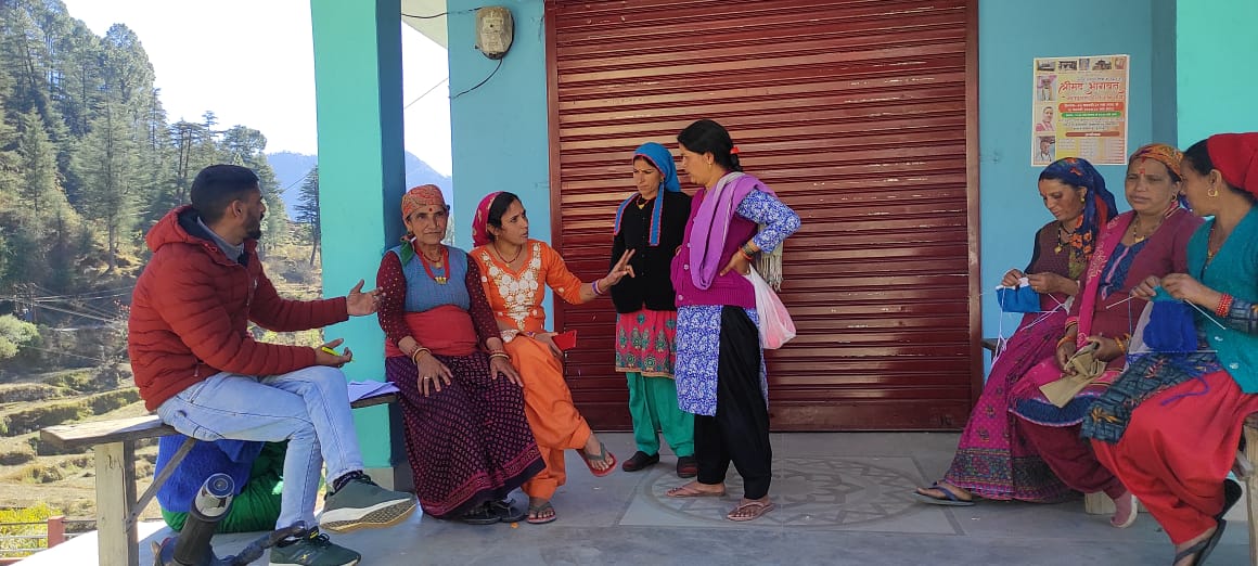 REAPUttarkashi's tweet photo. SHG meeting at village sald regarding accounts update and regular monthly savings 
@basava_ias 
@CdoUttarkashi 
@nitikakh22 
@REAPUttarakhand https://t.co/hc5R3ezD0P