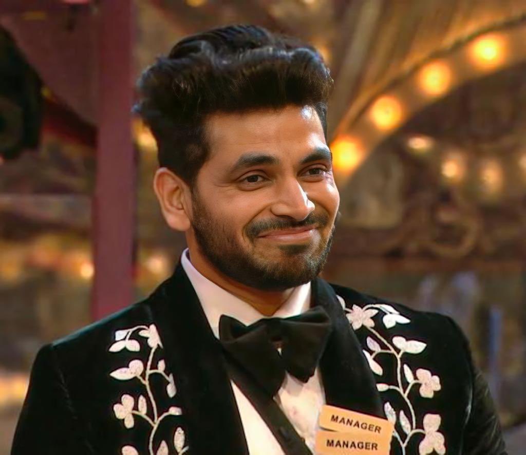 ShivThakare9's tweet photo. Go! It’s time to ignite;
Turn down the fright;
Your keen eyes bright;
Everything is alright….🔆🔱

Our Shiv is All Set to Win This Fight 🏆

#ShivThakare #TeamShiv #AaplaManus #ApnaGullyBoy #ShivSquad #ShivKiSena #ShiBdu #ShivStan #Gratitude #Love #BBKingShiv #BiggBoss16 #BB16 https://t.co/ZfWqkeZwtr