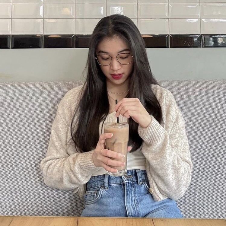 addictedtoherrr's tweet photo. 𝐒𝐭𝐮𝐜𝐤
———————
“mau berapa lama lagi hubungan kita stuck gitu aja?” 

shanchik few tweets au
©addictedtoherrr https://t.co/3vH97GXHCd