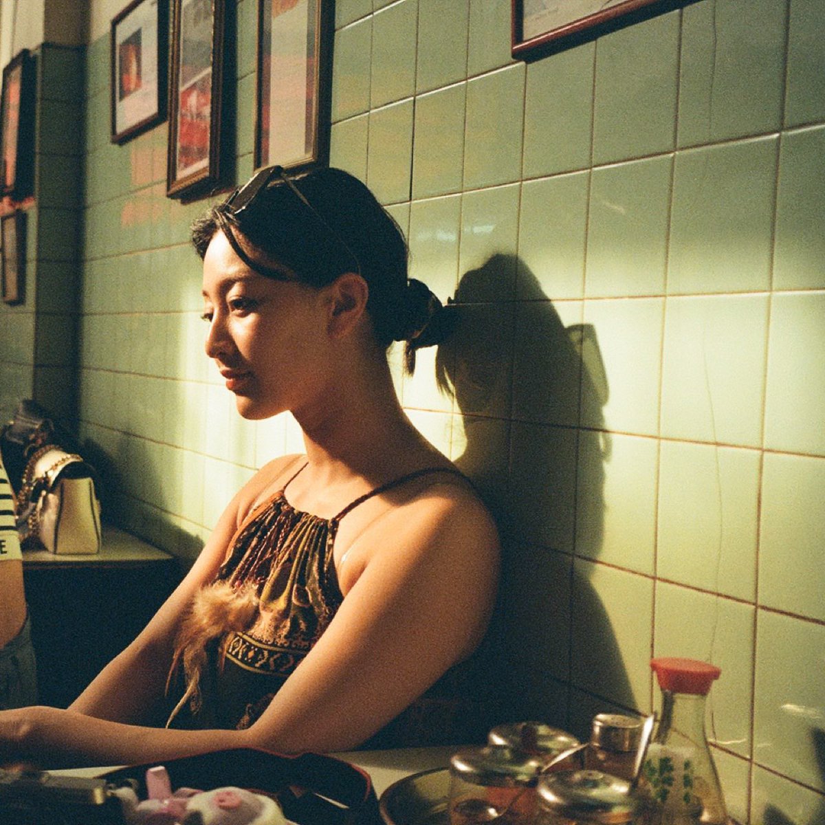 จีฮะนั่งร้านเจ๊ไฝแต่ได้ vibe หนังหว่องว่ะ ตัวมัมเวอร์