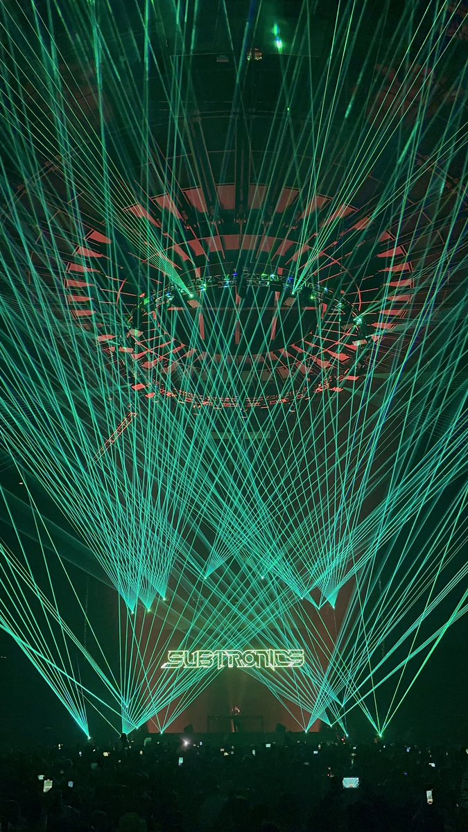not_2_shABBY21's tweet photo. Can we talk about those LASERS?!? @Subtronics https://t.co/iQ82dKpA0N