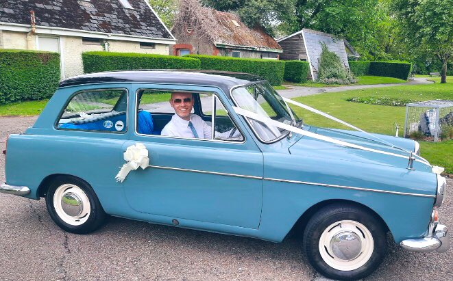 Jonesy__boy's tweet image. #SideViewSunday - wedding car duties…looking forward to doing more this year! #WeddingCar #ClassicCar #AustinA40Farina