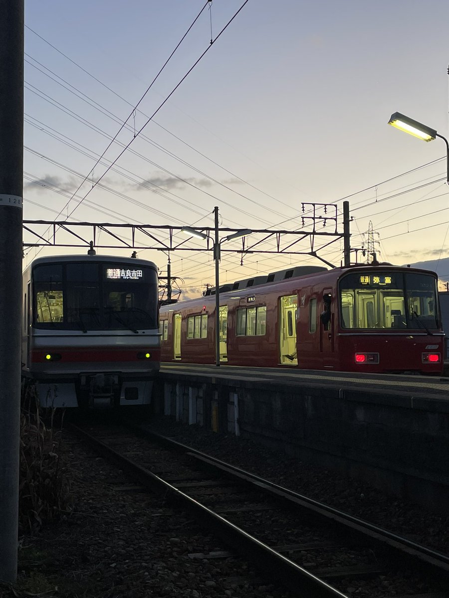 takkin_engine_d's tweet photo. 佐屋駅。1643列車、普通弥富行きは3524Fが運用に入っています。折り返し1762列車に入ります。
#meiun
#3524F
#1643列車
#1762列車 https://t.co/0kJQ2AkGbT