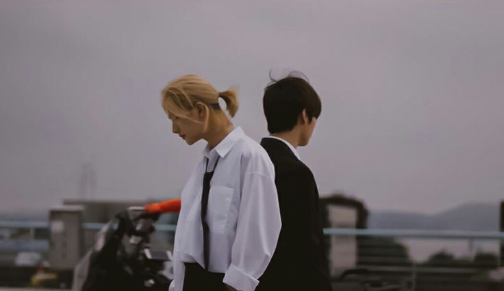 #hyunho au! они были обычными старшеклассниками которые ненавидели друг друга,козни строили и многое другое,но,всё это было не надолго,каждый поход на крышу сближал,и те двое понимали что любовь их растёт с бешеной скоростью.