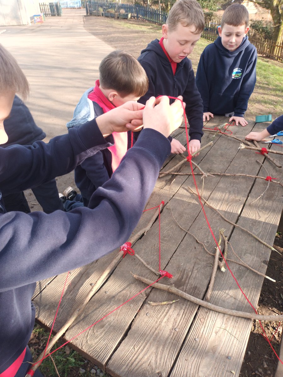 Hendrefoilan's tweet photo. We also had great fun working on an independent challenge to design the best kite, inspired by our learning on Chinese New year kites! We had to problem solve to improve our designs after testing them outside #hdfpSciTech https://t.co/50uAOz9LC7