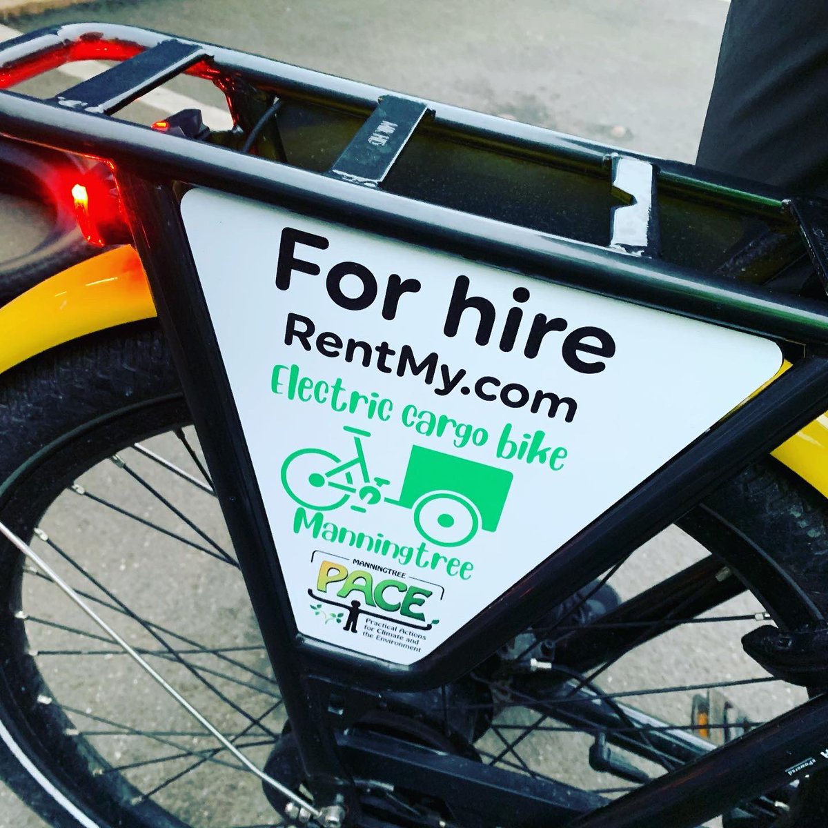 Flying visit from #cargobikemanningtree yesterday. You can rent their @RaleighBikes_UK #stride2 via @RentMycom - go on, give them a go. 
For Colchester deliveries/collections call on us! #ecargobikedeliveries #broughtbybike #cargobikeaction #letsgo