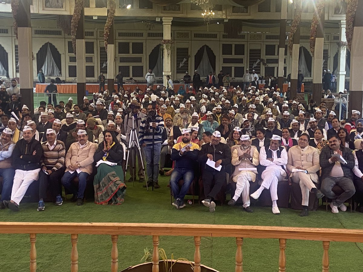 DrSushilKrGupta's tweet photo. हरियाणा में वॉलंटियर मैपिंग अभियान की शुरुआत आज @AamAadmiParty के राष्ट्रीय संगठन महामंत्री @SandeepPathak04 ने गुरुग्राम से शुरू की जिसमें गुरुग्राम,फरीदाबाद,पलवाल,रेवाड़ी,महेंद्रगढ़ व मेवात जिले के कार्यकर्ता शामिल हुए
@AAPHaryana  के सभी साथियों  ने पुरज़ोर मेहनत का वायदा कीया https://t.co/k1JpfwCTB7