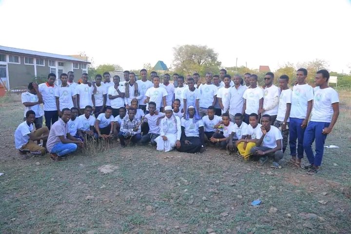 lahadda88's tweet image. Unity #Afar Youth Association graduates students in Afar-Af language every 6 months in #Awash city.  Today, students have received certificates of attendance in the last six months. 

Inkittiino Qafar Qunxaaneytih Egla 6 Alsah Qafar Afih Barittol Aydakaakanisak Sugte Barteeniti