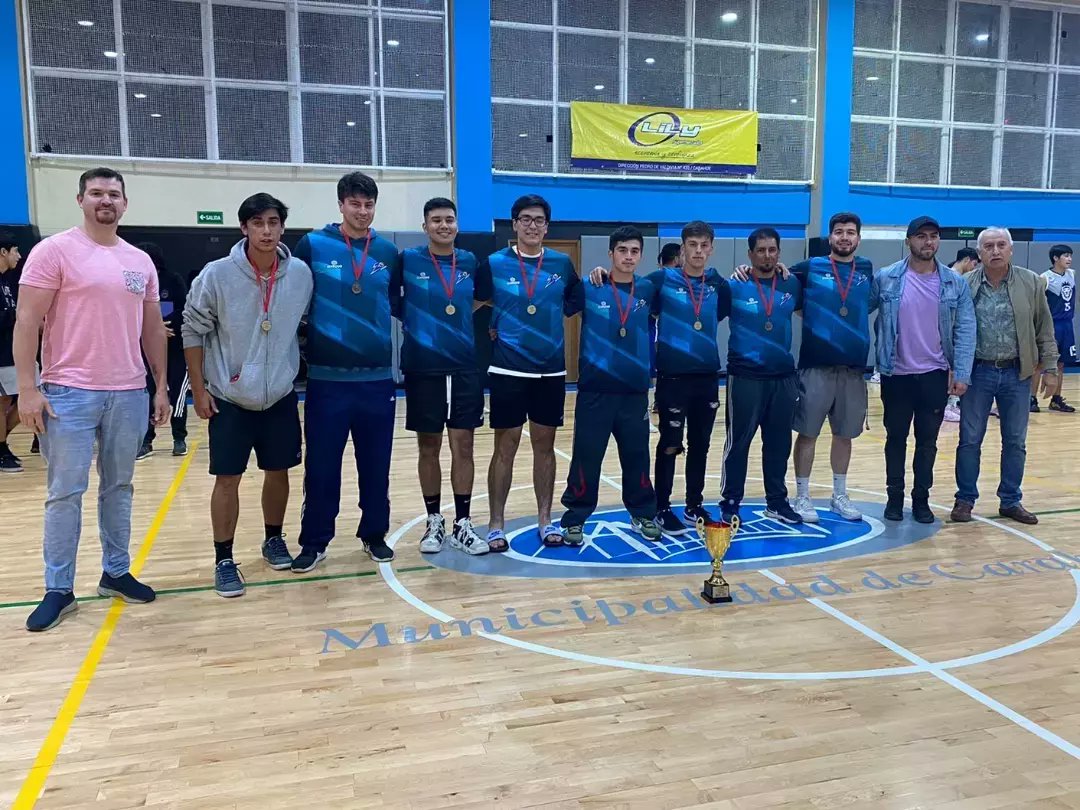 basketzoom's tweet photo. 🏀⛹🏻‍♂️💪🏆Sabado de Basquetbol de verano y pretemporada en Carahue. Jornada vespertina y definiciones, Triunfo de Zoom vs Panteras (72-52). Con esto y con varias ausencias se logra el tercer lugar del torneo con un record de 2-2, en la Copa Liceo Carahue, en el Gimnasio Olimpo. https://t.co/Tm9Qc2BHrI