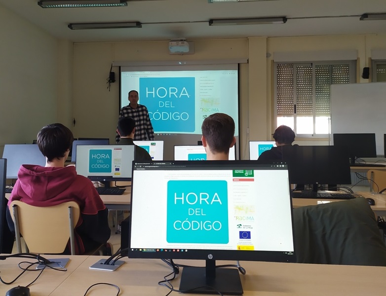 IESCosmeGarcia's tweet image. DISEÑA TU CÓDIGO.

Estudiantes de Grado Superior de Diseño en Fabricación Mecánica del IES Inventor Cosme García han participado en “La Hora del Código” con su profesor Jesús Ruiz.

#HoraDelCódigo #LaHoraDelCódigo #OneHourOfCode

iescosmegarcia.larioja.edu.es/2011-11-27-23-… 
iescosmegarcia.larioja.edu.es/actividades/22…